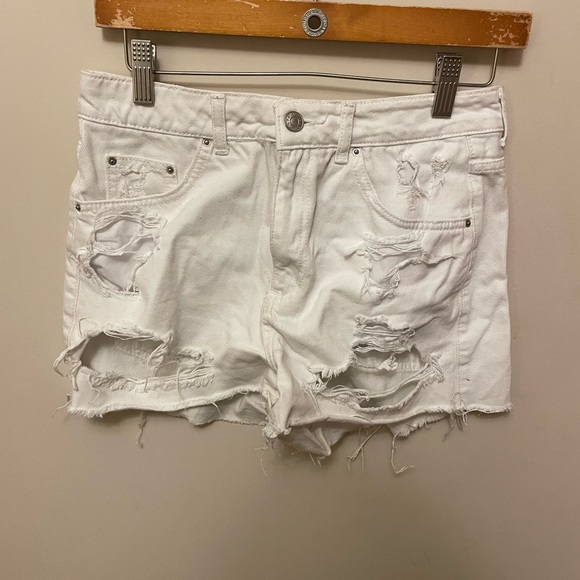 TopShop white denim mom style jean shorts, size USA 6 - Picture 1 of 2